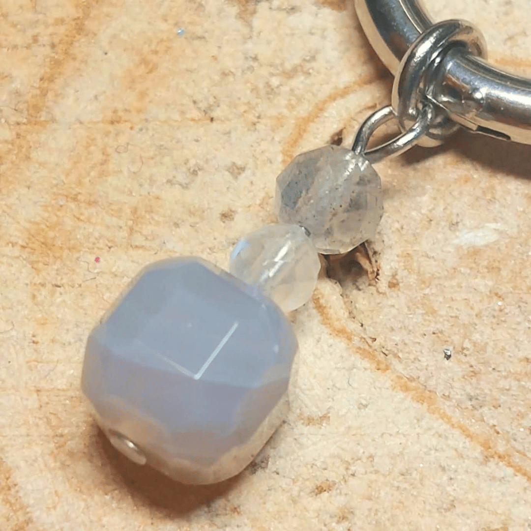 Créoles CARLA – Agate grise, labradorite et pierre de lune