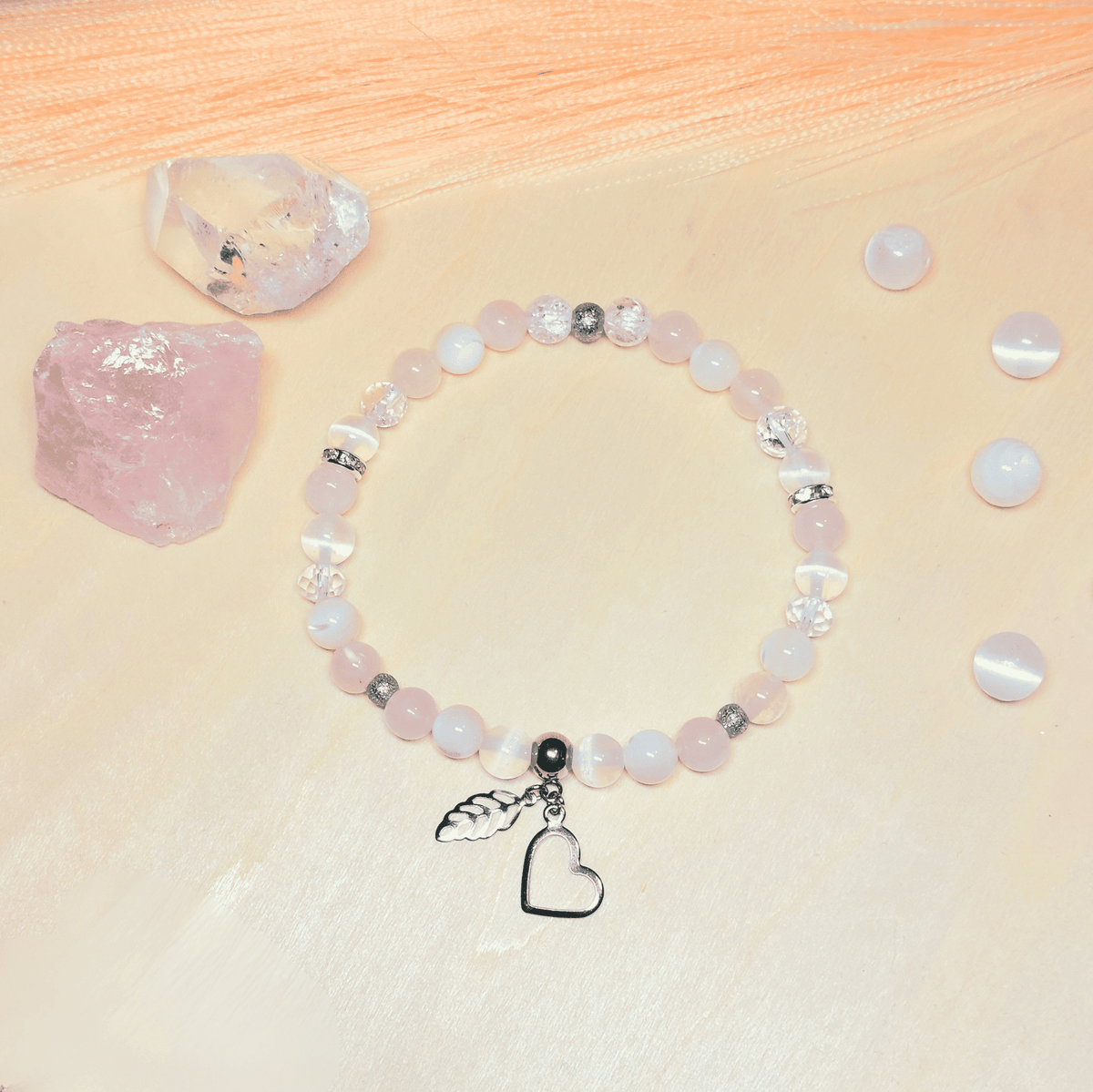 Bracelet Aphrodite – Quartz Rose, Sélénite, Nacre & Cristal de Roche