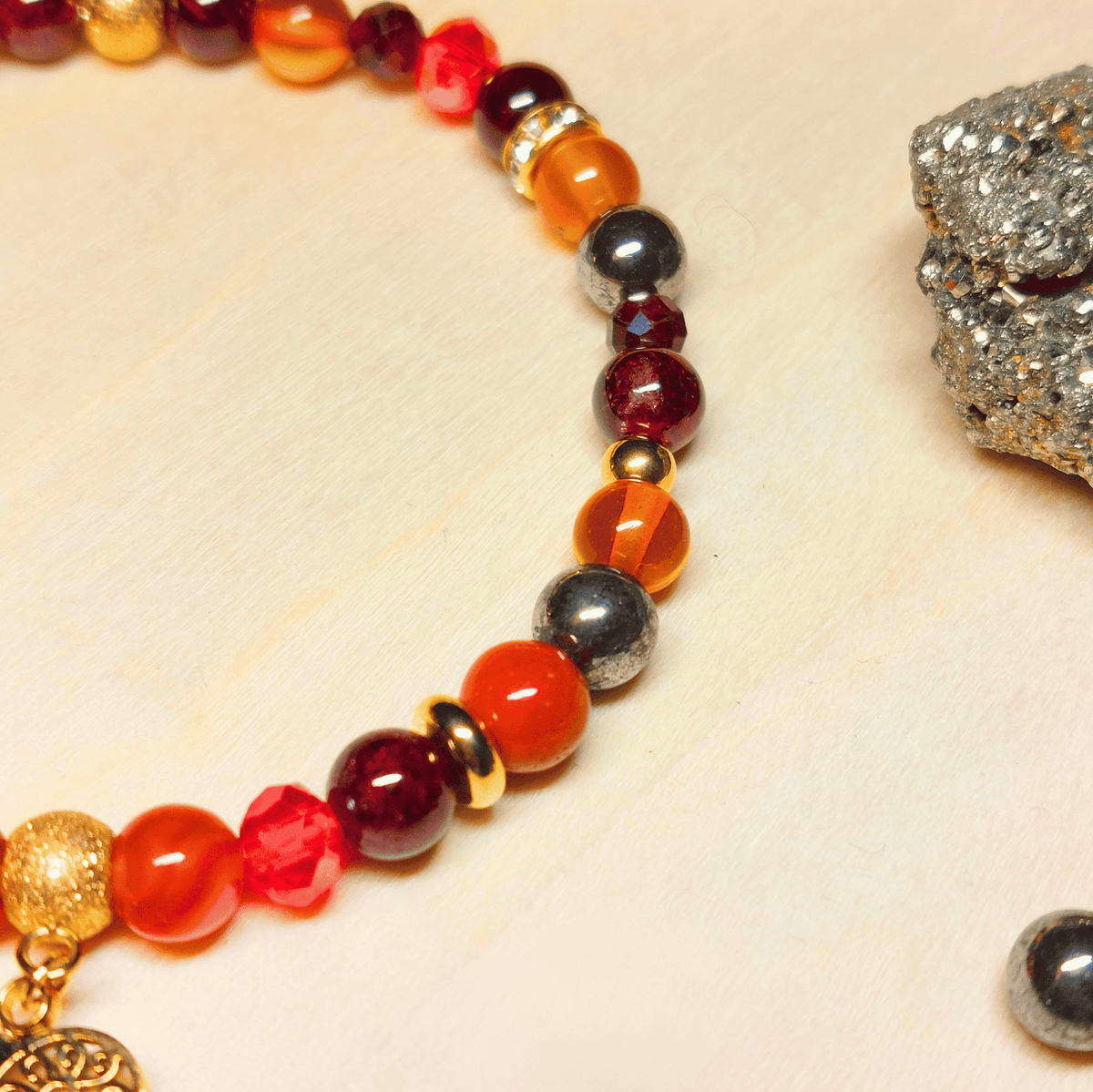 Bracelet Hestia – Grenat, Jaspe Rouge, Cornaline, Ambre & Pyrite