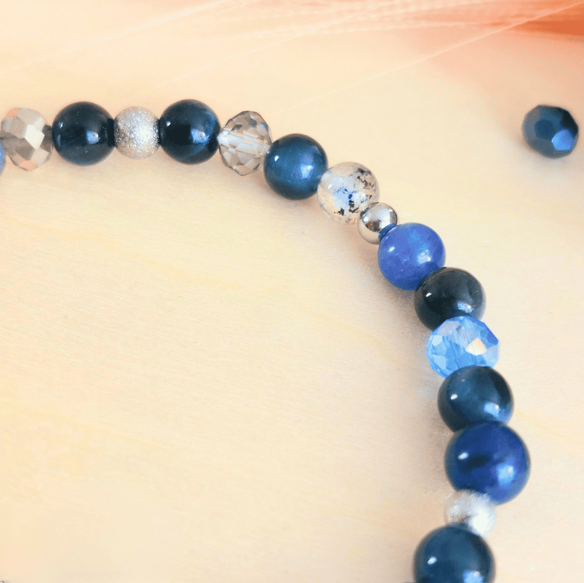 Bracelet Séléné – Œil de Faucon, Labradorite, Sodalite & Tanzanite