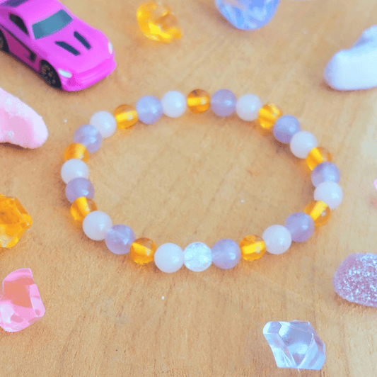 Bracelet Enfant « Douce Croissance » – Ambre, Quartz Rose, Améthyste & Cristal de Roche irisé